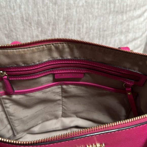 Michael Kors Large Tote - Picture 3 of 7